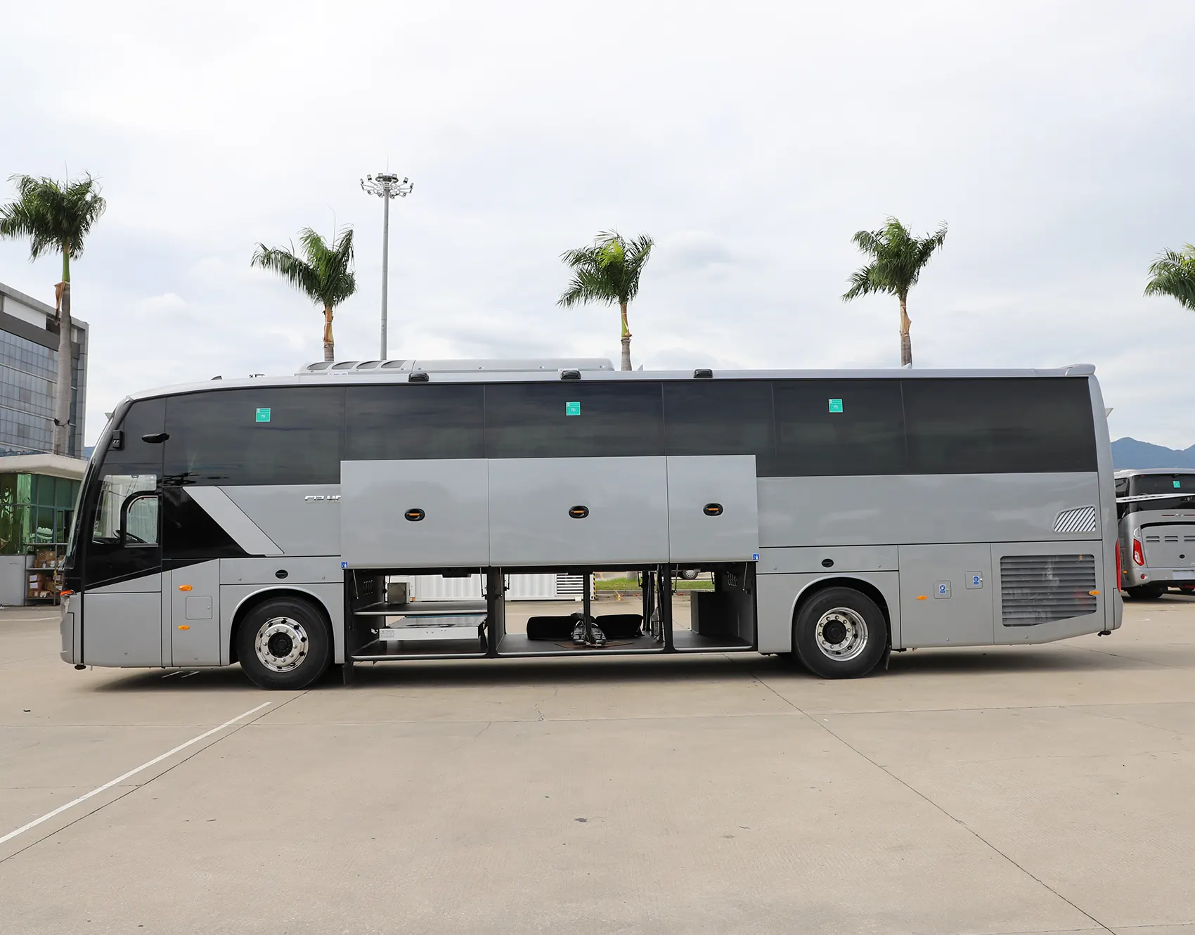 C12HD KING LONG BUS